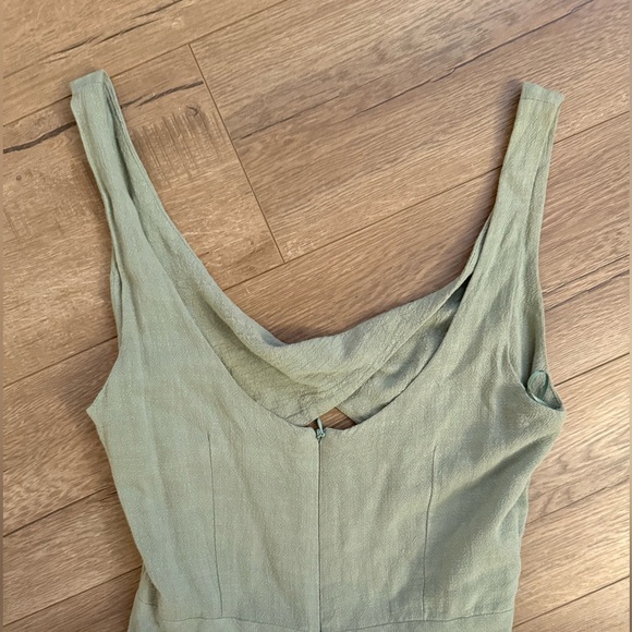 Petal & Pup Apollo Dress. Size 4. - Picture 6 of 6